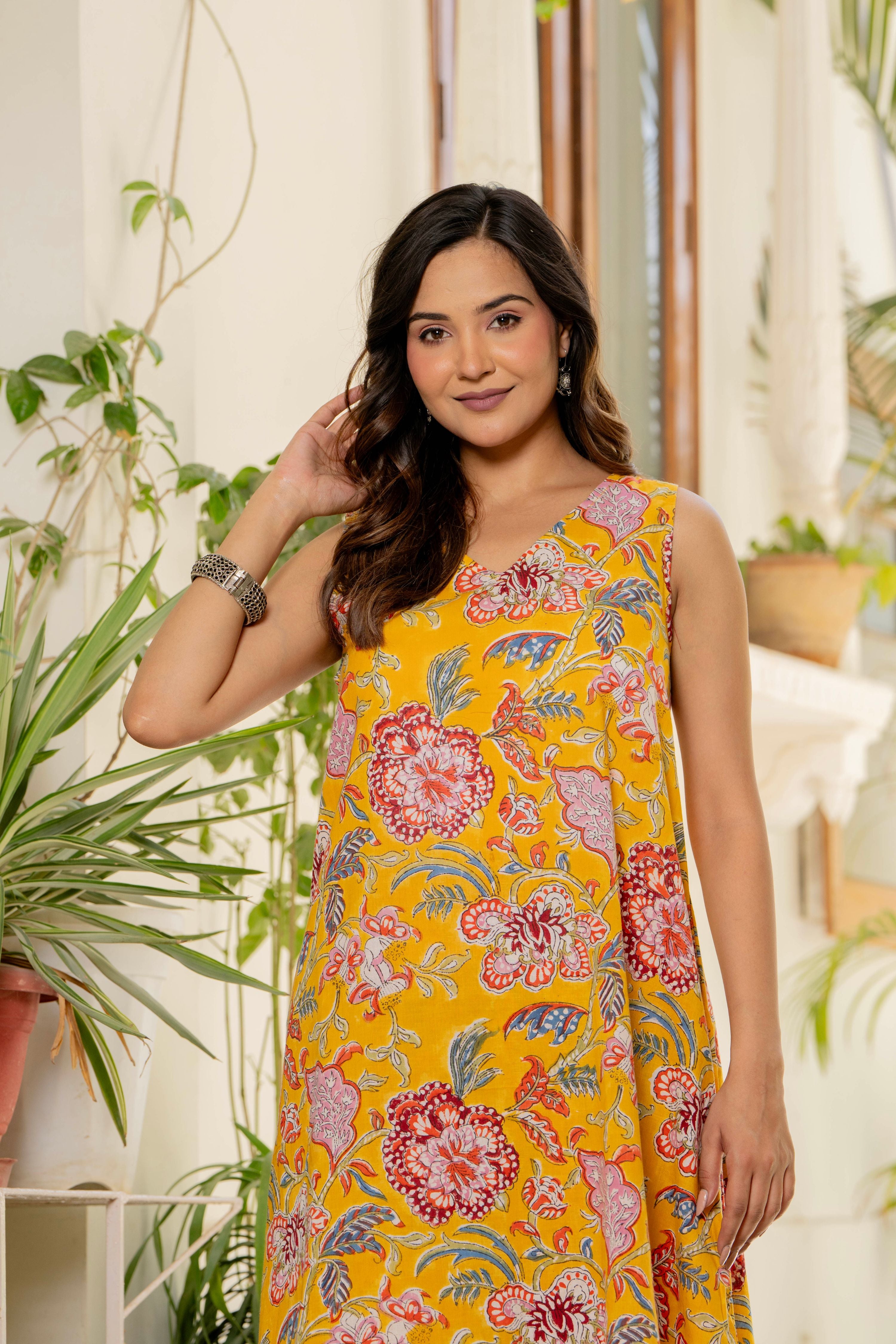 Sunehri Handblock Sleeveless Kurta Palazzo Set