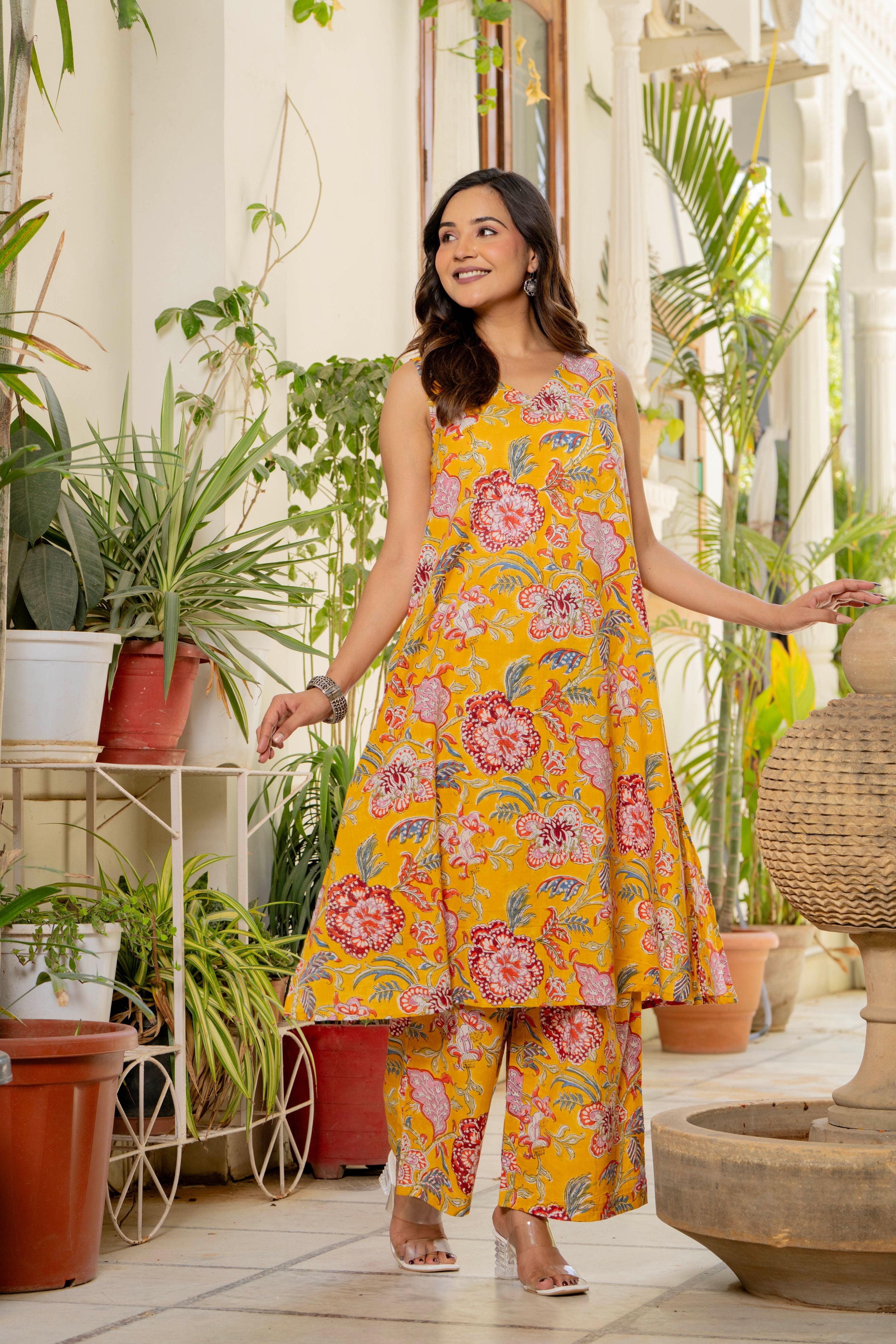 Sunehri Handblock Sleeveless Kurta Palazzo Set