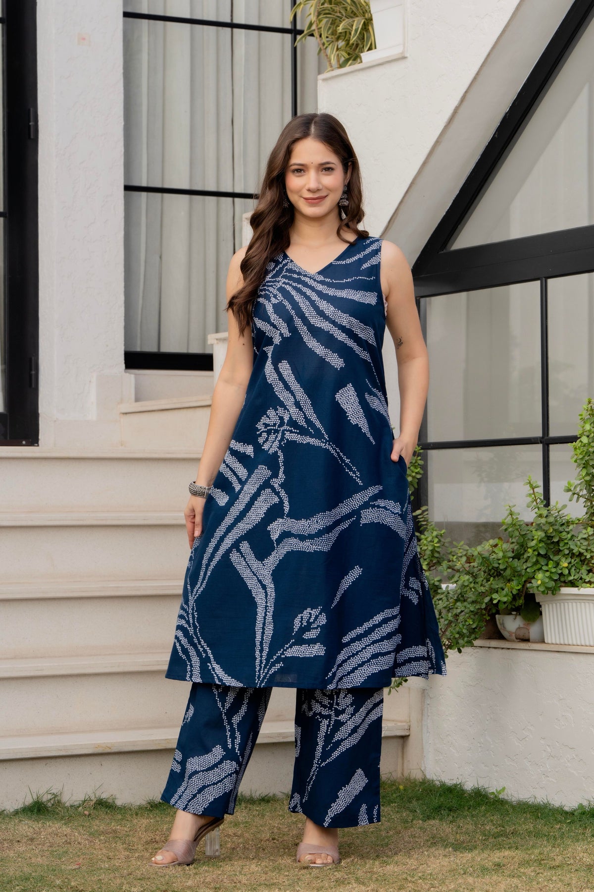 Heer Sleeveless Kurta Palazzo Set Navy Blue
