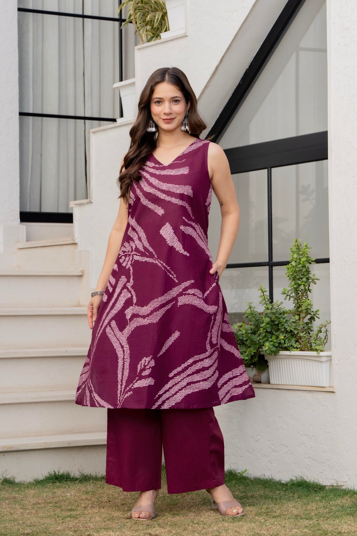 Heer Sleeveless Kurta With Plain Palazzo Set Maroon