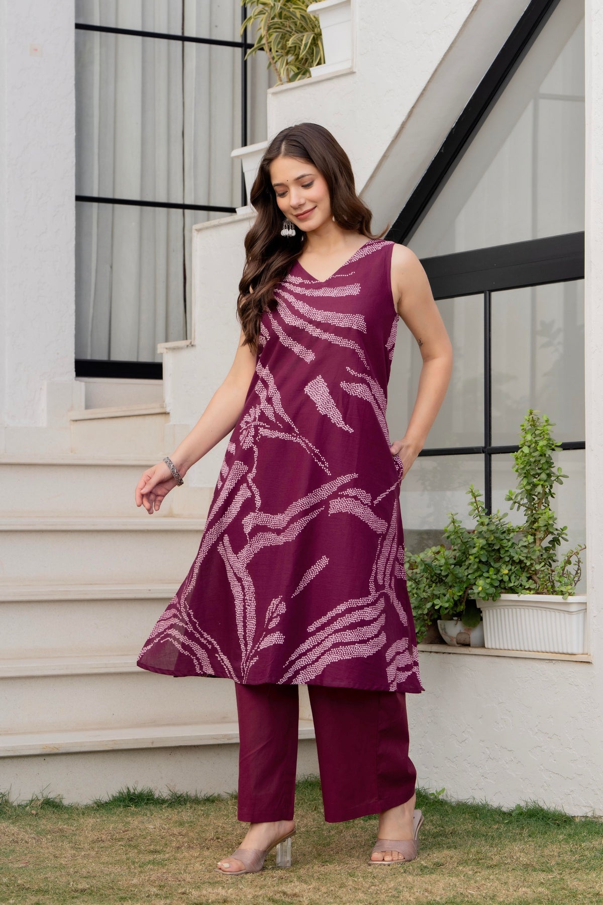 Heer Sleeveless Kurta With Plain Palazzo Set Maroon