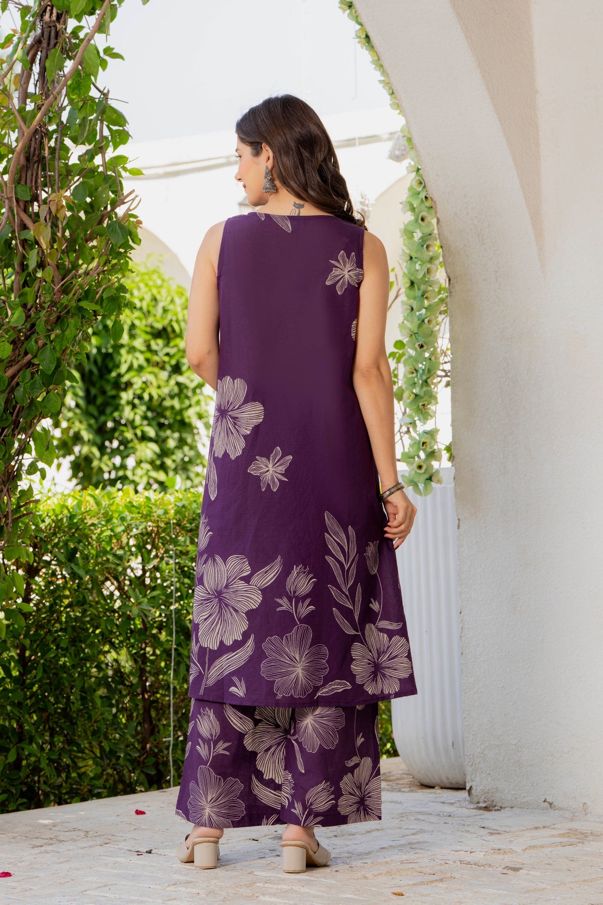 Gul-Bano Sleeveless Kurta Palazzo Set Purple