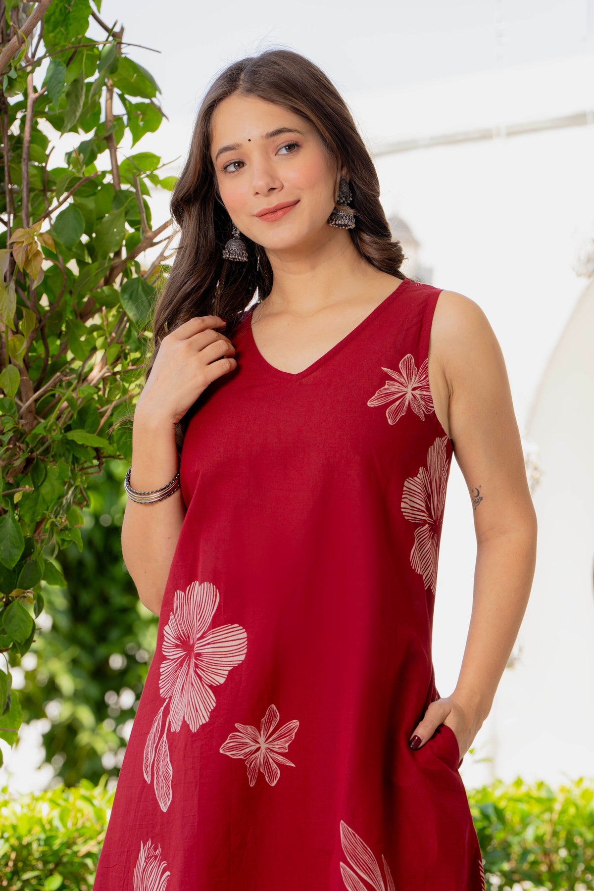 Gul-Bano Sleeveless Kurta With Plain Palazzo Set Maroon