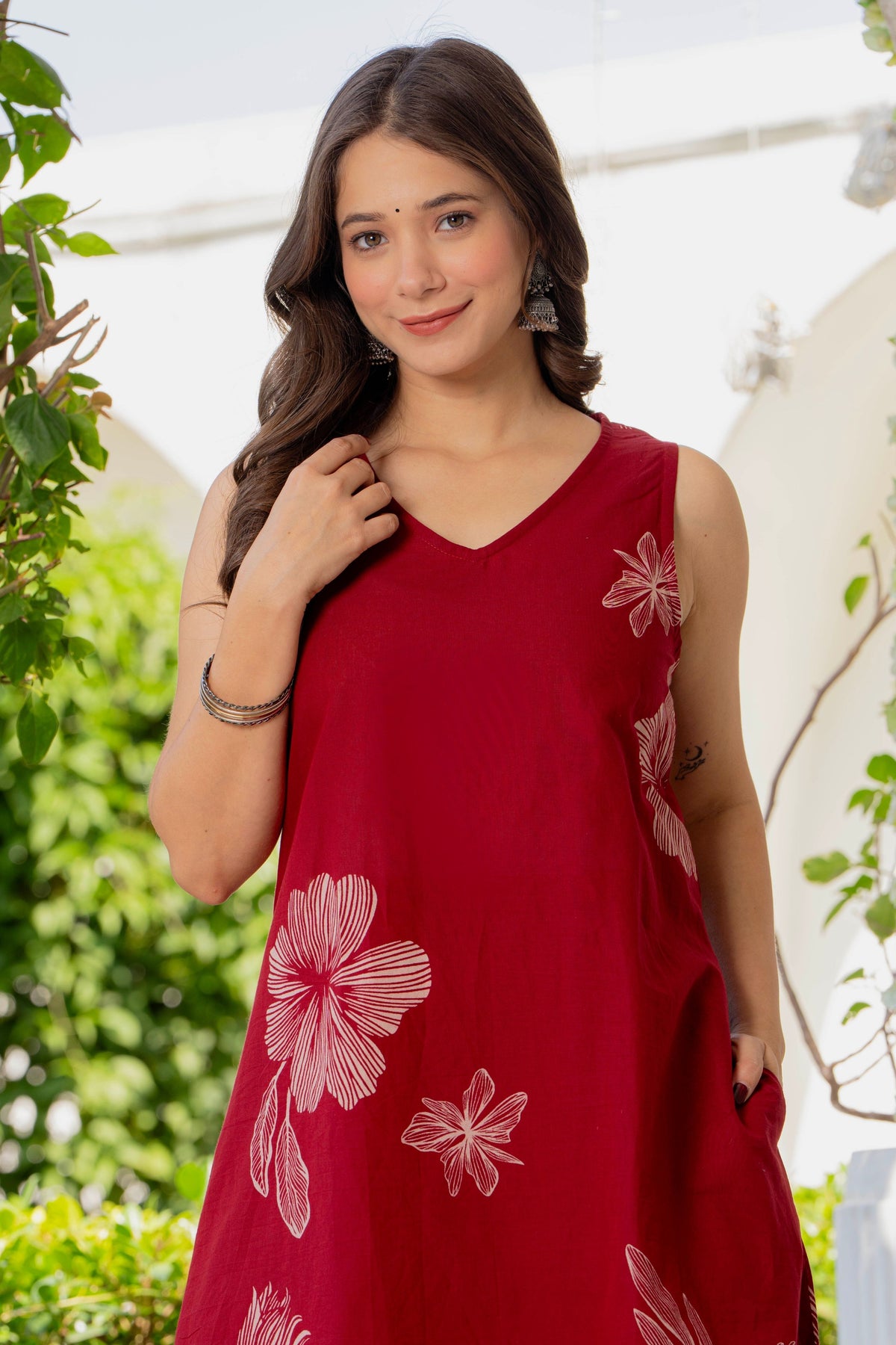 Gul-Bano Sleeveless Kurta With Plain Palazzo Set Maroon