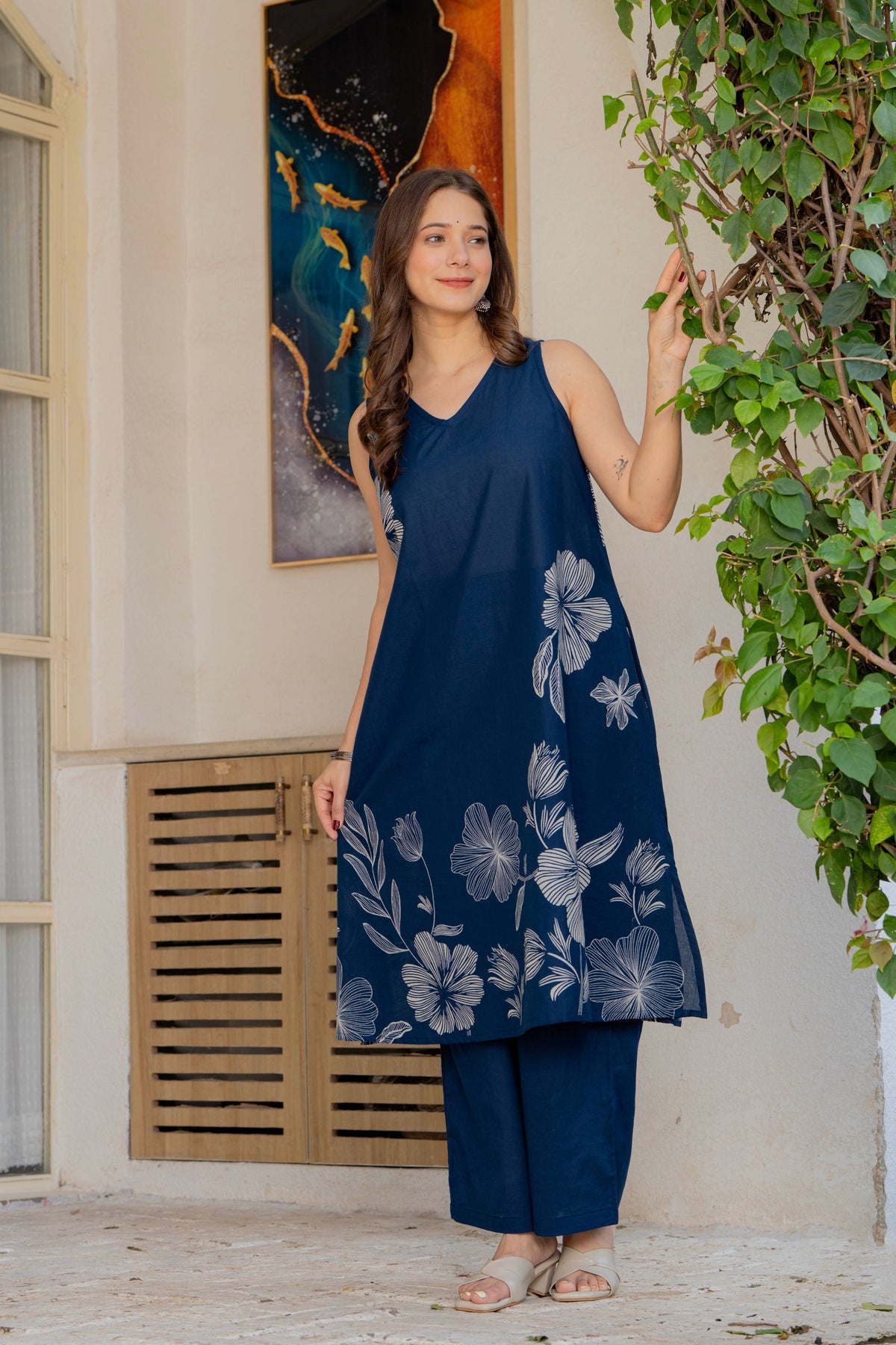Gul-Bano Sleeveless Kurta With Plain Palazzo Set Navy Blue