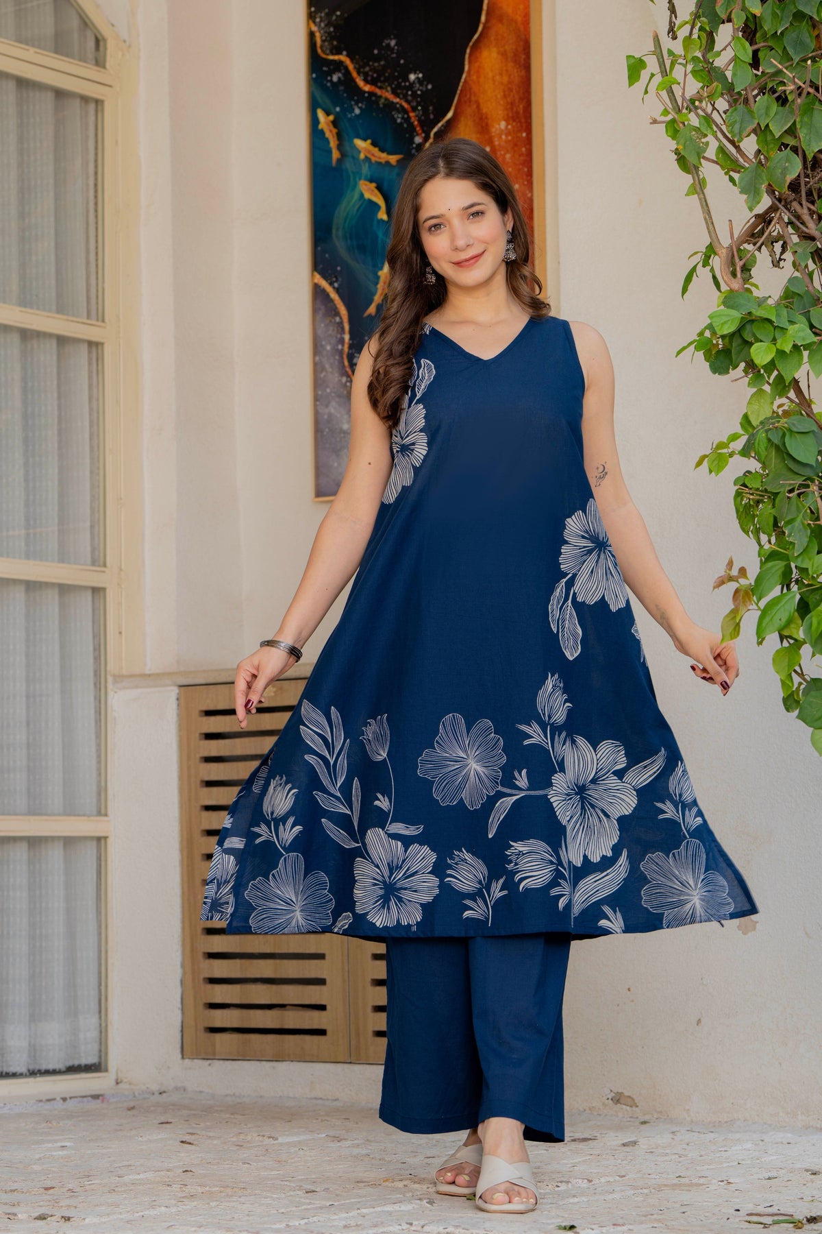 Gul-Bano Sleeveless Kurta With Plain Palazzo Set Navy Blue