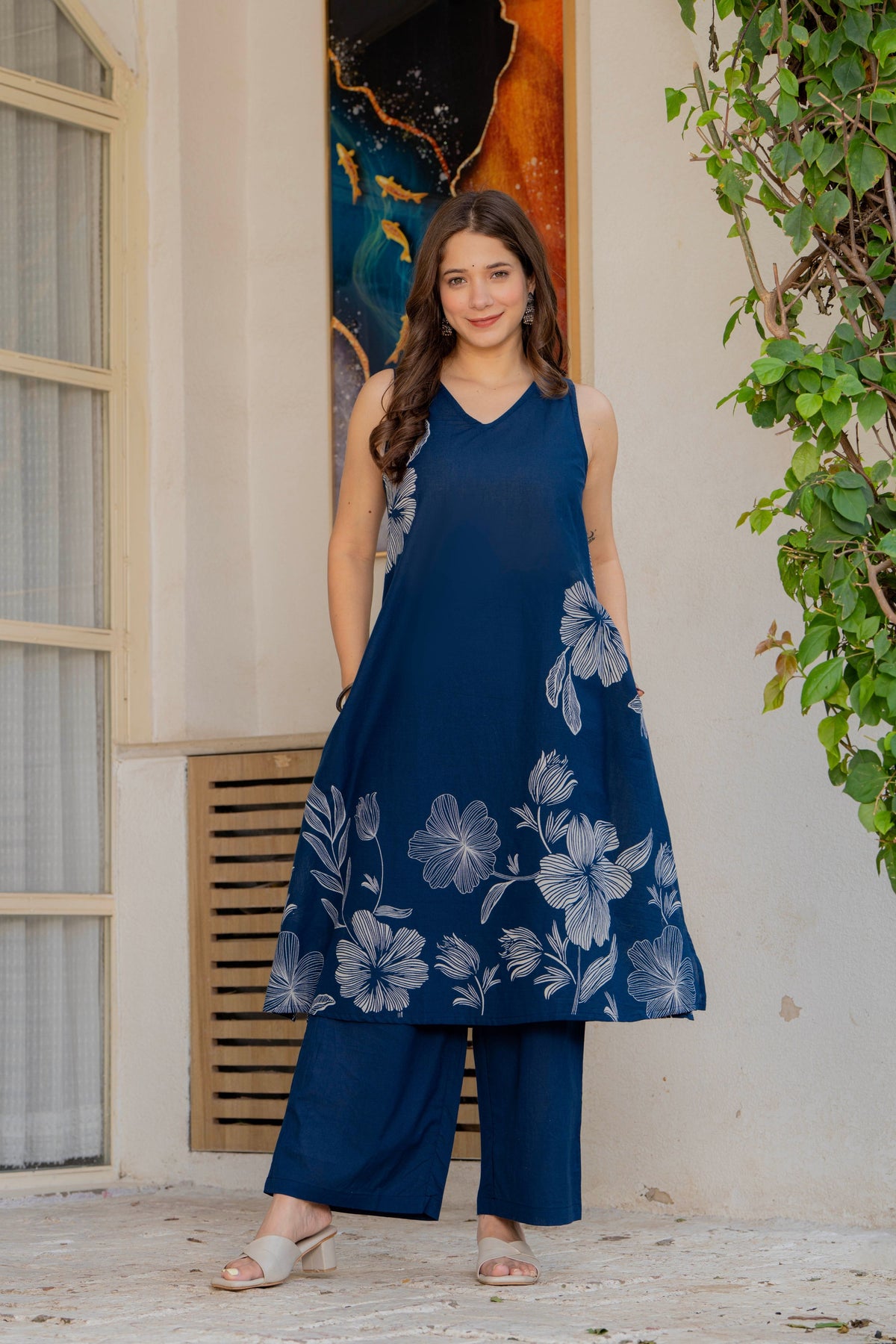 Gul-Bano Sleeveless Kurta With Plain Palazzo Set Navy Blue