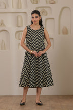Urban Zigzag Sleeveless Dress - Black