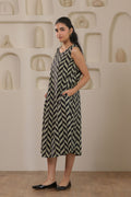 Urban Zigzag Sleeveless Dress - Black