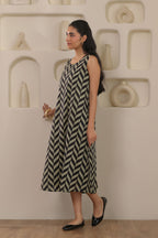 Urban Zigzag Sleeveless Dress - Black