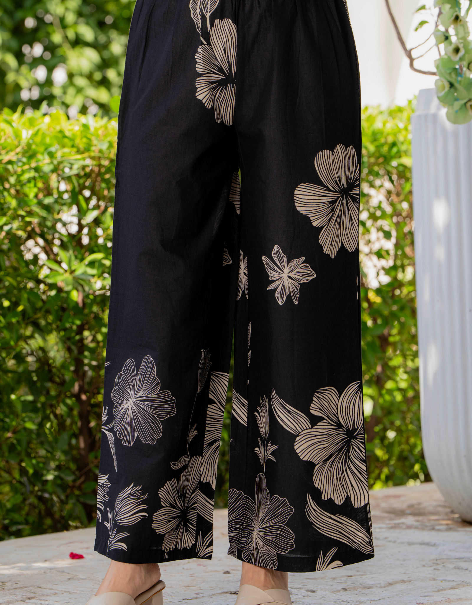 Gul-Bano Sleeveless Kurta Palazzo Set Black