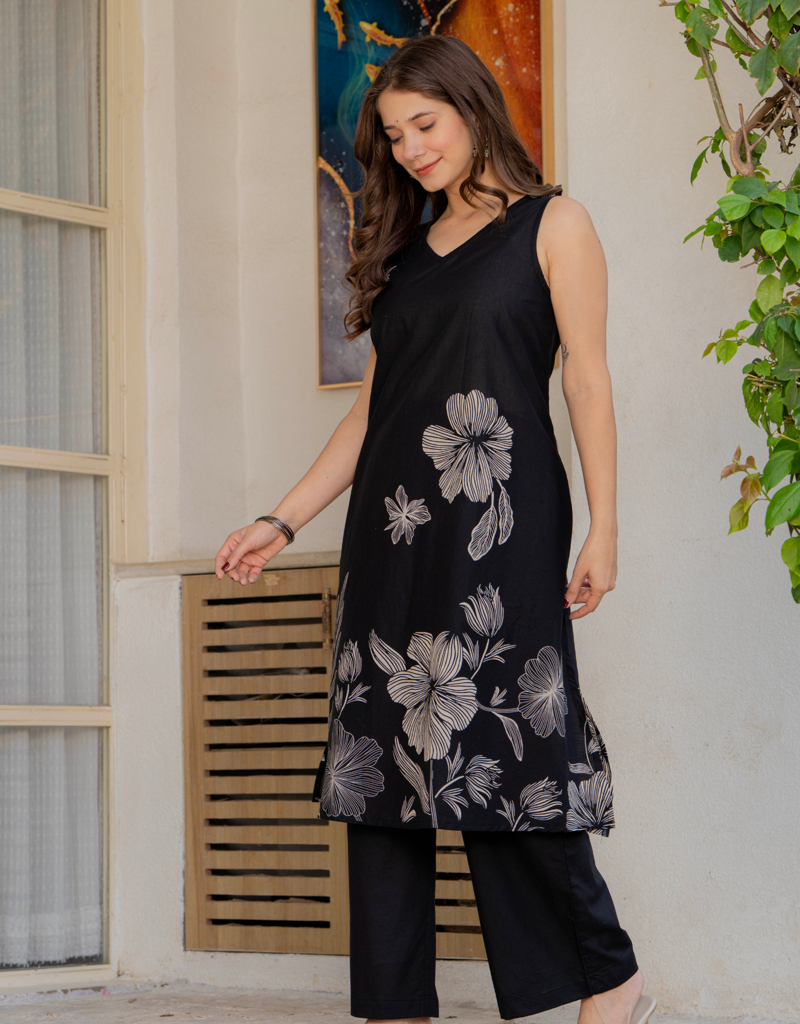 Gul-Bano Sleeveless Kurta With Plain Palazzo Set Black