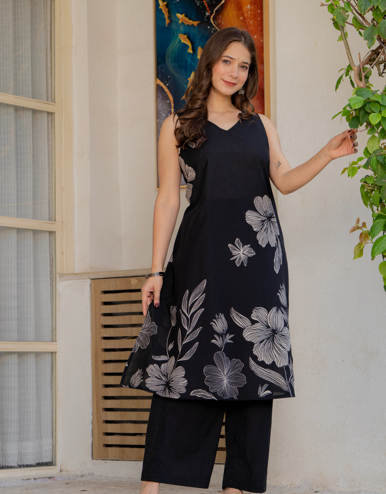 Gul-Bano Sleeveless Kurta With Plain Palazzo Set Black