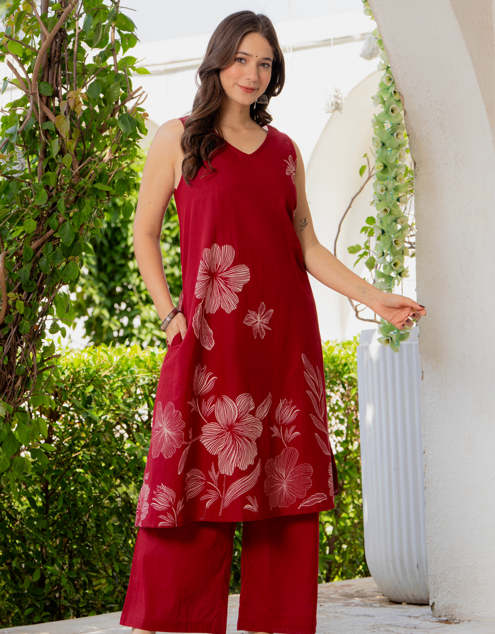 Gul-Bano Sleeveless Kurta With Plain Palazzo Set Maroon
