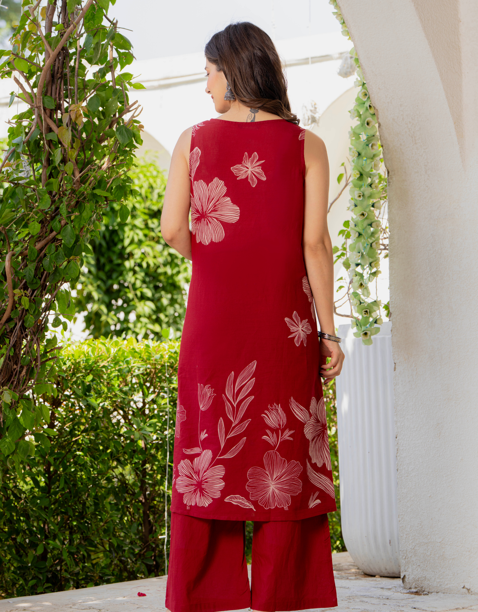 Gul-Bano Sleeveless Kurta With Plain Palazzo Set Maroon