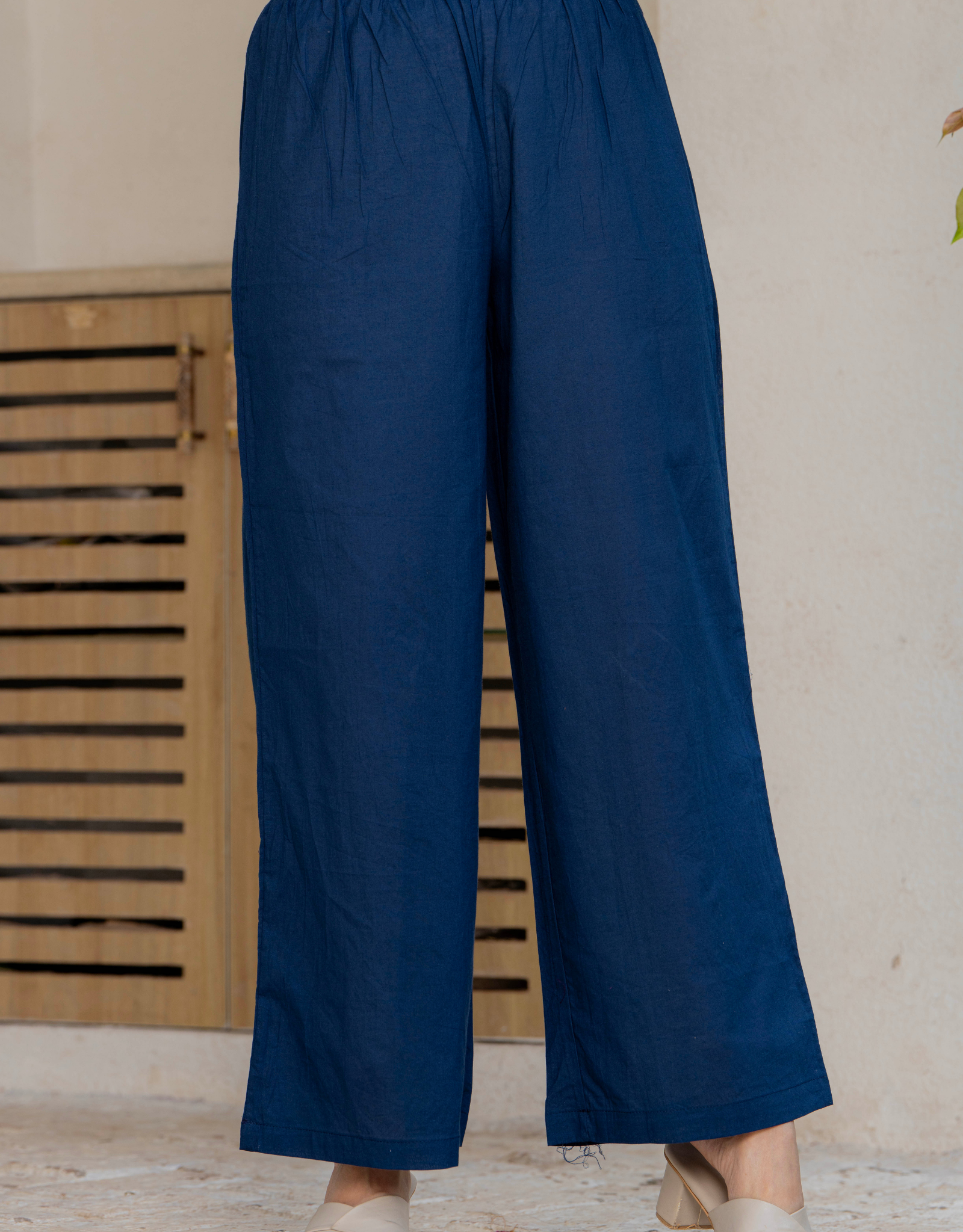 Gul-Bano Sleeveless Kurta With Plain Palazzo Set Navy Blue