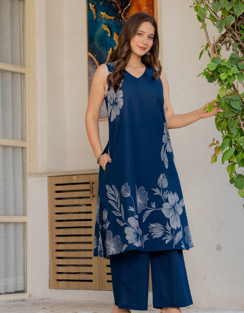 Gul-Bano Sleeveless Kurta With Plain Palazzo Set Navy Blue